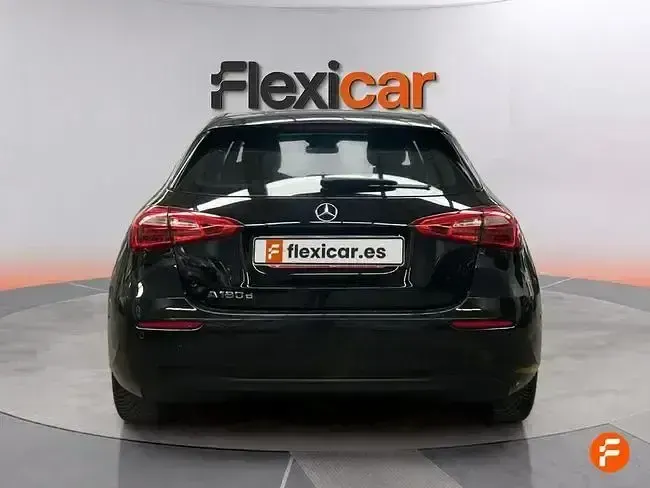 Usado Mercedes A180 116 CV (85 kW) 2020 Negro Berlina