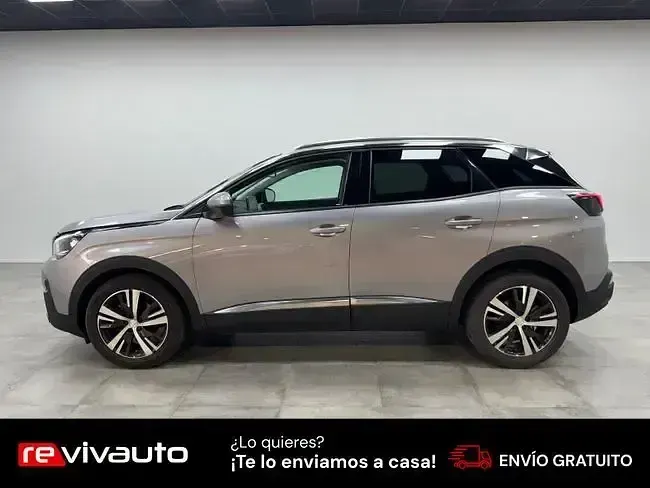 Usado Peugeot 3008 Allure 130 CV (95 kW) 2020 Gris / plata SUV