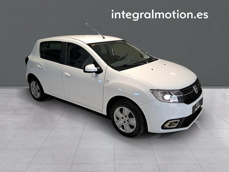 Usado Dacia Sandero Lauréate 73 CV (53 kW) 2019 Blanco Utilitario