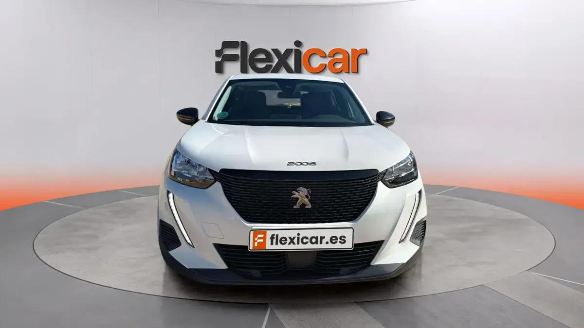 Usado Peugeot 2008 Active 110 CV (80 kW) 2022 Blanco SUV