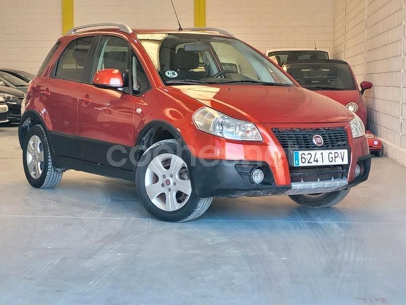 Usado Fiat Sedici Dynamic 120 CV (88 kW) 2009 Marrón SUV