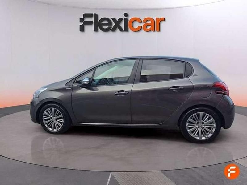 Usado Peugeot 208 Style 82 CV (60 kW) 2017 Gris Utilitario