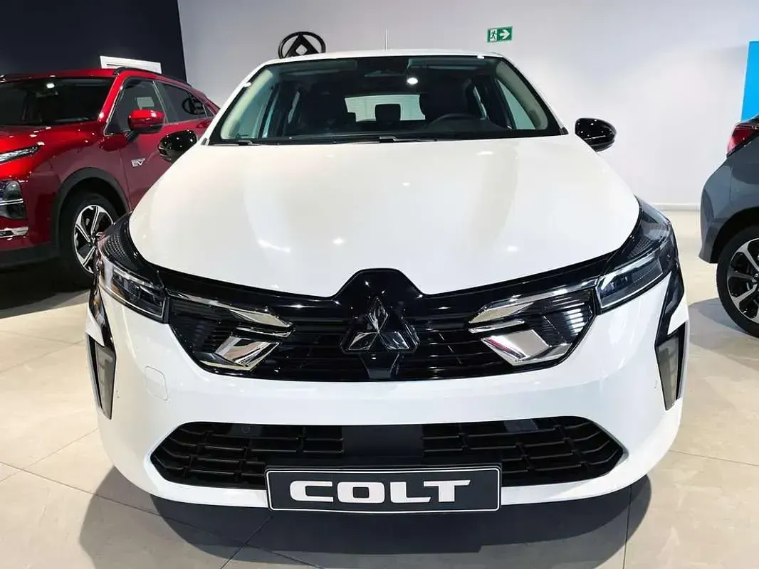 Nuevo Mitsubishi Colt Motion 91 CV (66 kW) 2026 Blanco Utilitario