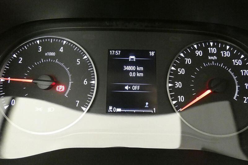 Usado Dacia Sandero Essentiel 101 CV (74 kW) 2021 Rojo Berlina