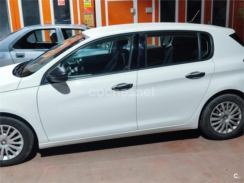 Blanco Usado 2019 Peugeot 308 Access Berlina | 11.800 € (Un poco caro) - Imagen 1/4