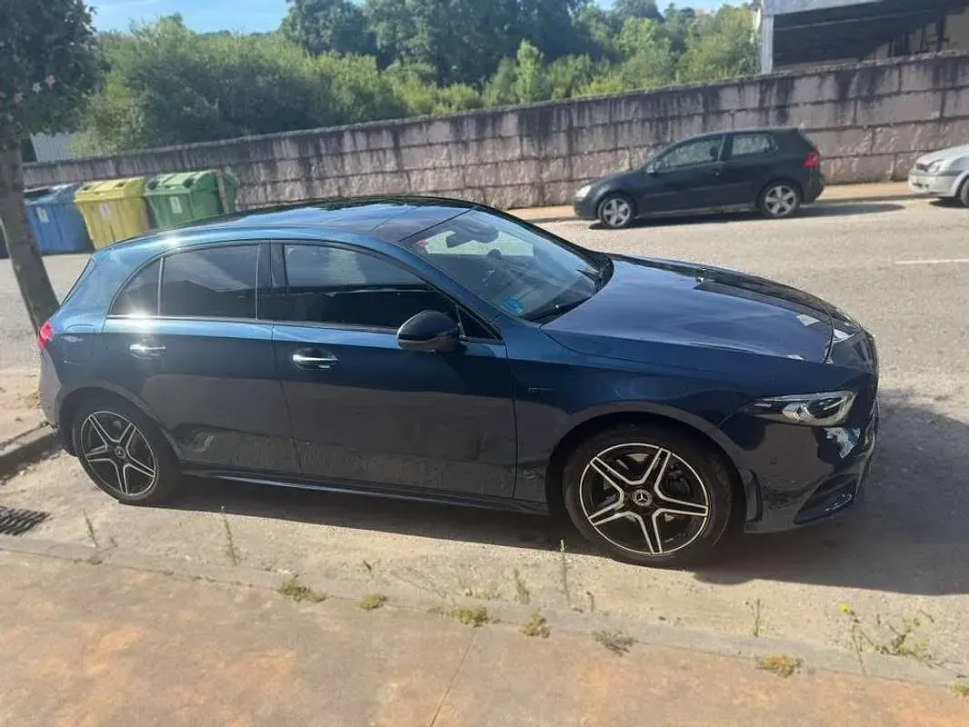 Usado Mercedes A250 218 CV (160 kW) 2020 Azul Berlina