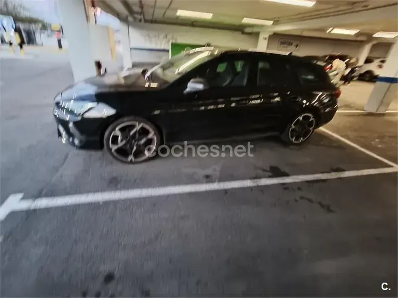Usado Cupra Leon 150 CV (110 kW) 2024 Negro Familiar