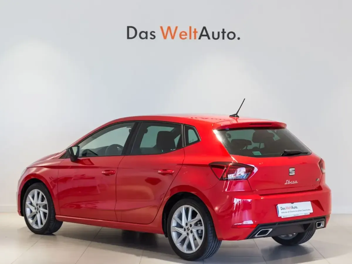Usado Seat Ibiza FR 110 CV (80 kW) 2022 Rojo Utilitario