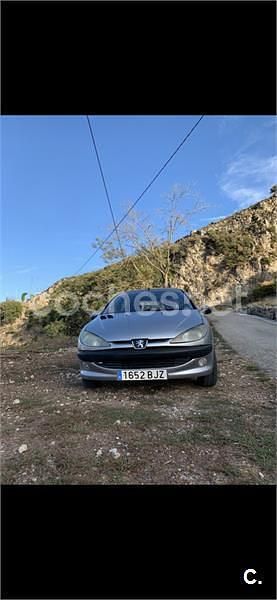 Usado Peugeot 206 70 CV (51 kW) 2001 Gris / plata Berlina