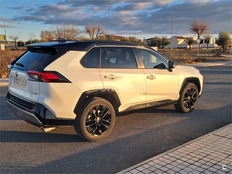 Usado Toyota RAV4 Hybrid Style 218 CV (160 kW) 2022 Blanco SUV