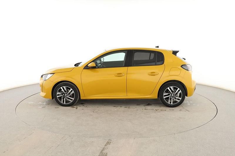 Usado Peugeot 208 Allure 101 CV (74 kW) 2020 Dorado Utilitario