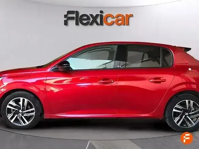 Usado Peugeot 208 Active 100 CV (73 kW) 2023 Rojo Utilitario
