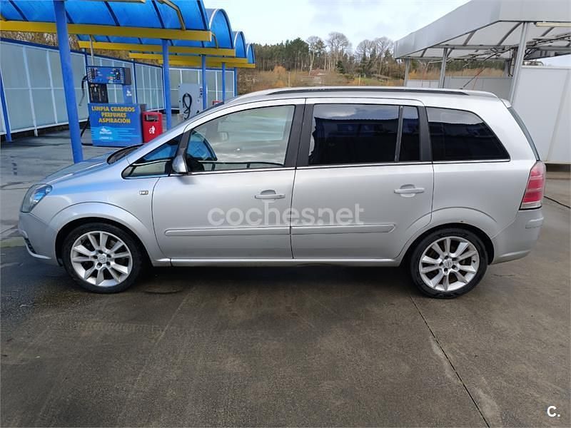Usado Opel Zafira Enjoy 120 CV (88 kW) 2006 Gris / plata Monovolumen