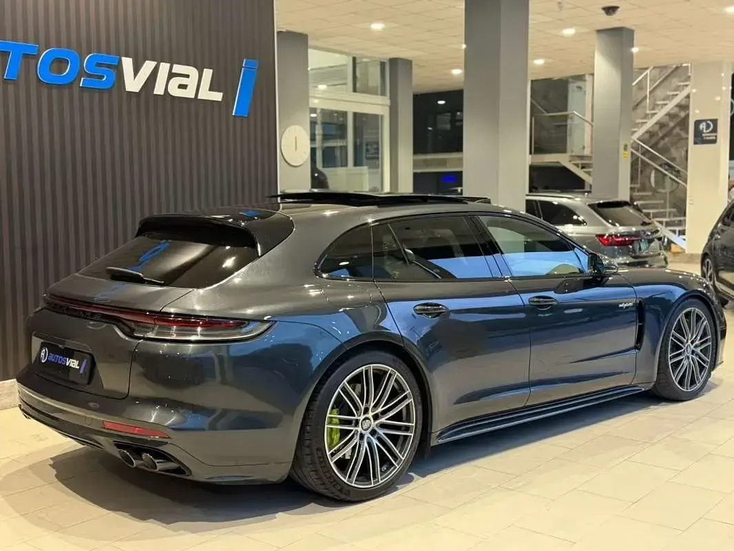 Usado Porsche Panamera Sport Turismo 462 CV (339 kW) 2021 Gris Familiar