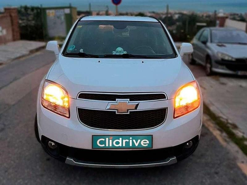Usado Chevrolet Orlando LT 141 CV (103 kW) 2011 Blanco Monovolumen