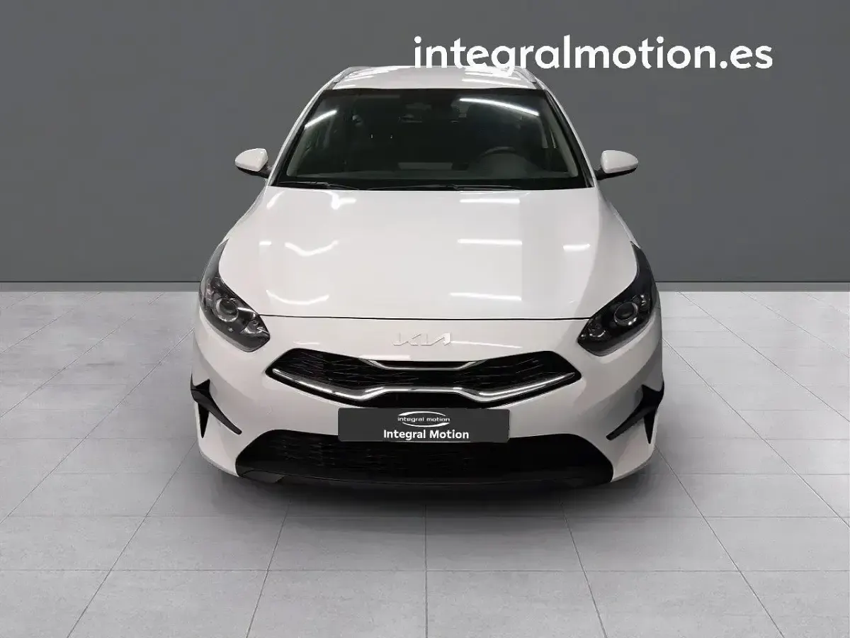 Usado Kia Ceed 100 CV (73 kW) 2025 Blanco Utilitario