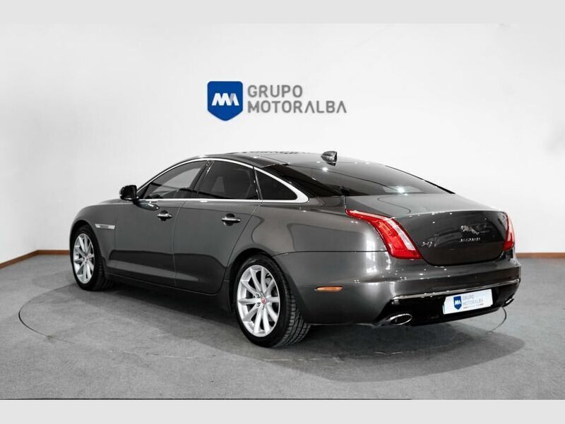 Usado Jaguar XJ Premium Luxury 275 CV (202 kW) 2016 Otro Berlina