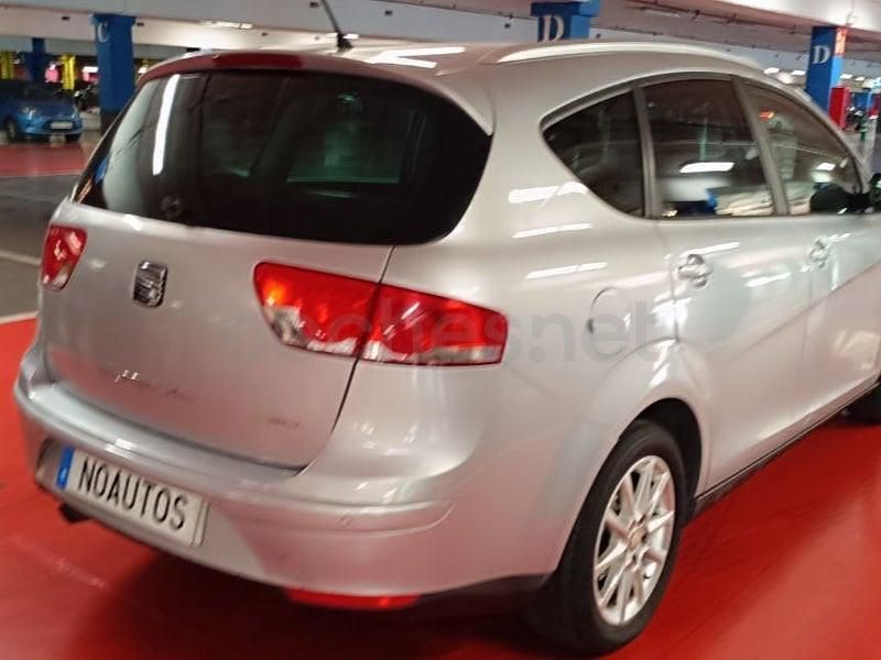 Usado Seat Altea XL Style 105 CV (77 kW) 2010 Gris / plata Monovolumen