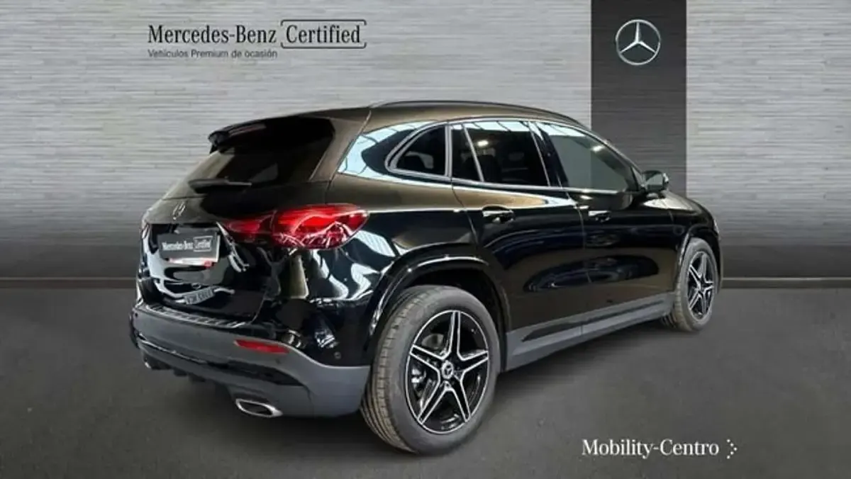 Usado Mercedes GLA200 150 CV (110 kW) 2025 Negro SUV