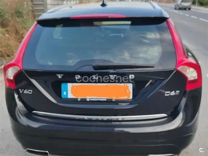 Usado Volvo V60 285 CV (209 kW) 2016 Negro Familiar