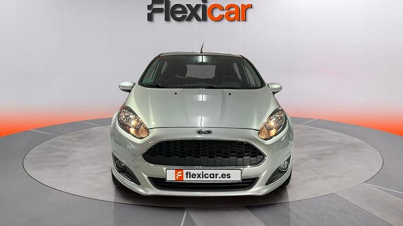 Usado Ford Fiesta Trend 82 CV (60 kW) 2017 Gris Berlina