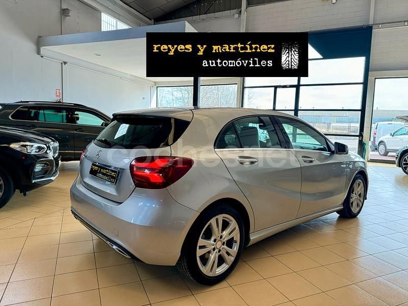 Käytetty Mercedes A200 150 HP (110 kW) 2018 Harmaa Sedan