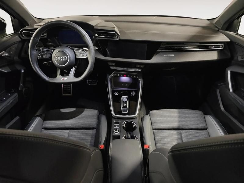 Usado Audi A3 Sportback e-tron 110 CV (80 kW) 2025 Negro Utilitario