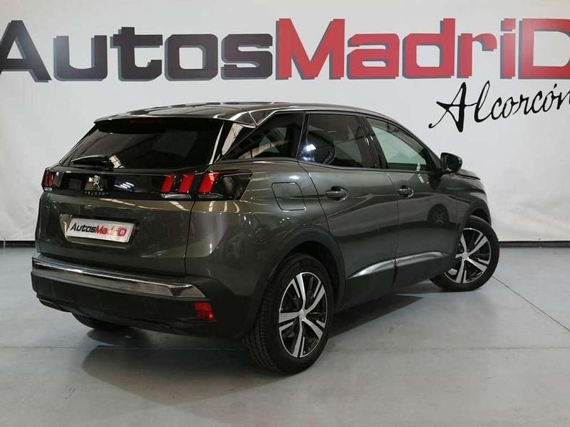 Usado Peugeot 3008 Allure 131 CV (96 kW) 2020 Gris SUV