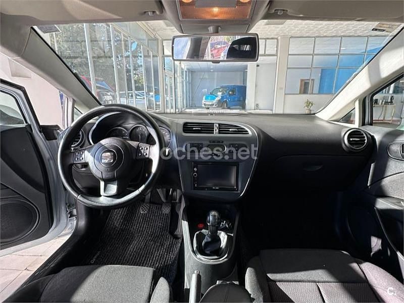 Usado Seat Leon Reference 125 CV (91 kW) 2008 Gris / plata Utilitario