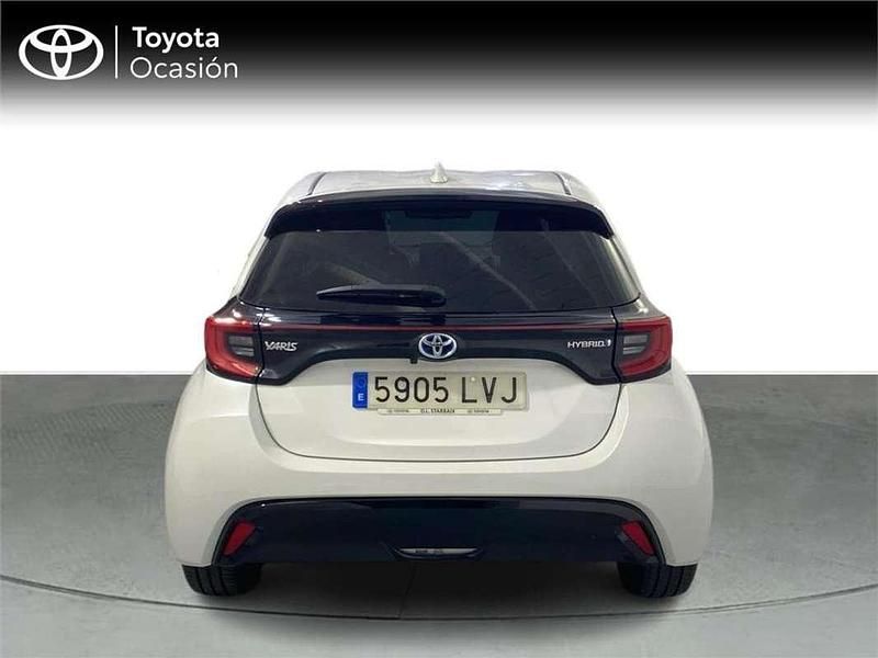 Usado Toyota Yaris Hybrid Style 116 CV (85 kW) 2021 Monovolumen