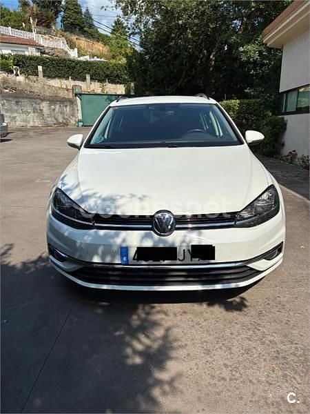 Blanco Usado 2017 VW Golf VII Advance Familiar | 11.500 € (Buen precio) - Imagen 1/4