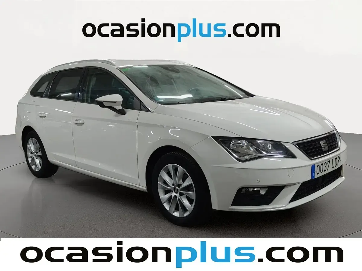 Usado Seat Leon Style 115 CV (84 kW) 2019 Blanco Monovolumen