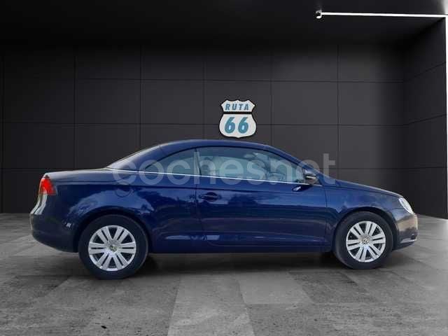 Usado VW Eos 122 CV (89 kW) 2008 Azul Descapotable