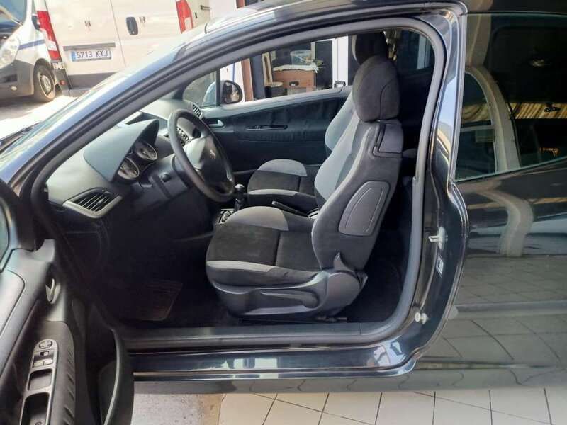 Usado Peugeot 207 Sport 95 CV (69 kW) 2007 Negro Utilitario
