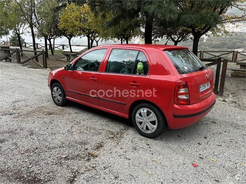 Usado Skoda Fabia Classic 68 CV (50 kW) 2001 Rojo Berlina