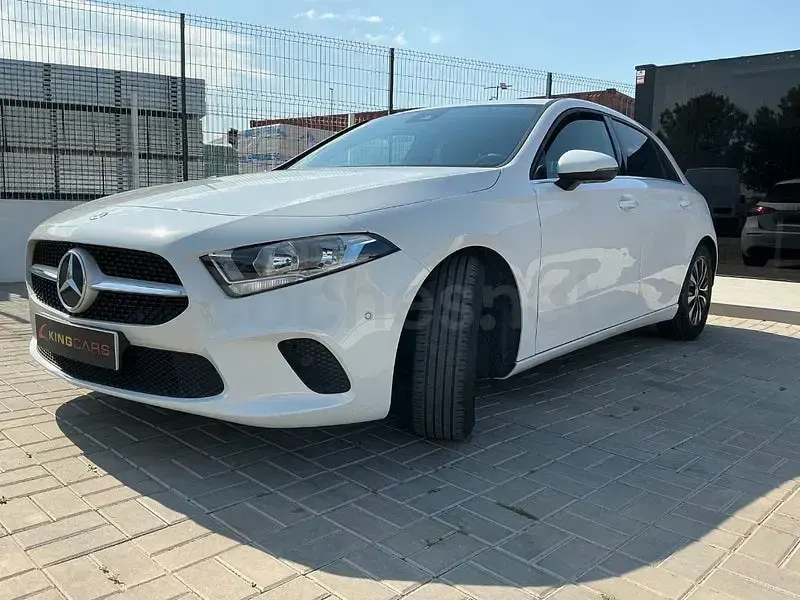 Usado Mercedes A200 163 CV (119 kW) 2019 Blanco Berlina