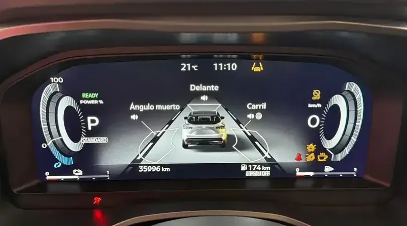 Usado Nissan Qashqai N-Connecta 190 CV (139 kW) 2024 Kori white techo black SUV