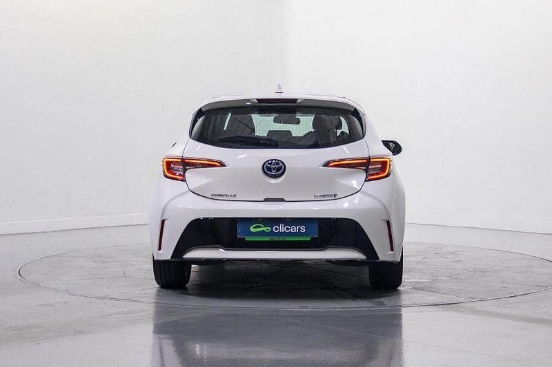 Usado Toyota Corolla Active 122 CV (89 kW) 2019 Blanco Berlina