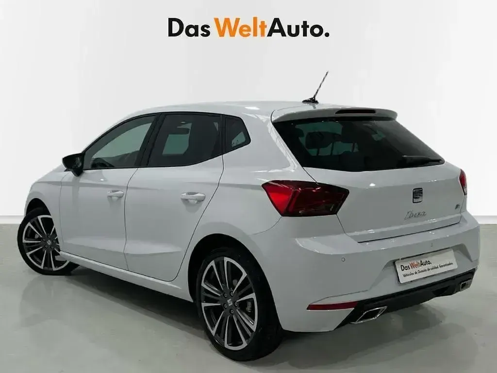 Usado Seat Ibiza FR 150 CV (110 kW) 2024 Blanco Utilitario