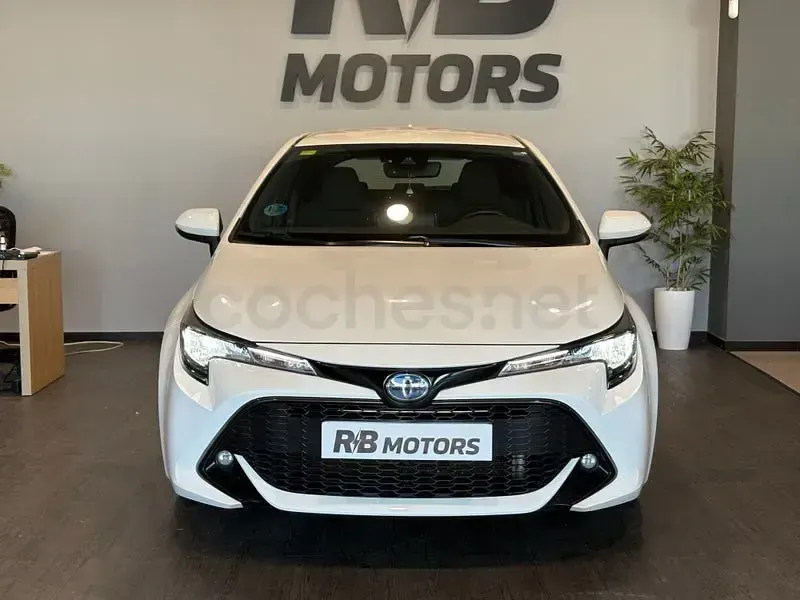 Usado Toyota Corolla Active 122 CV (89 kW) 2019 Blanco Berlina