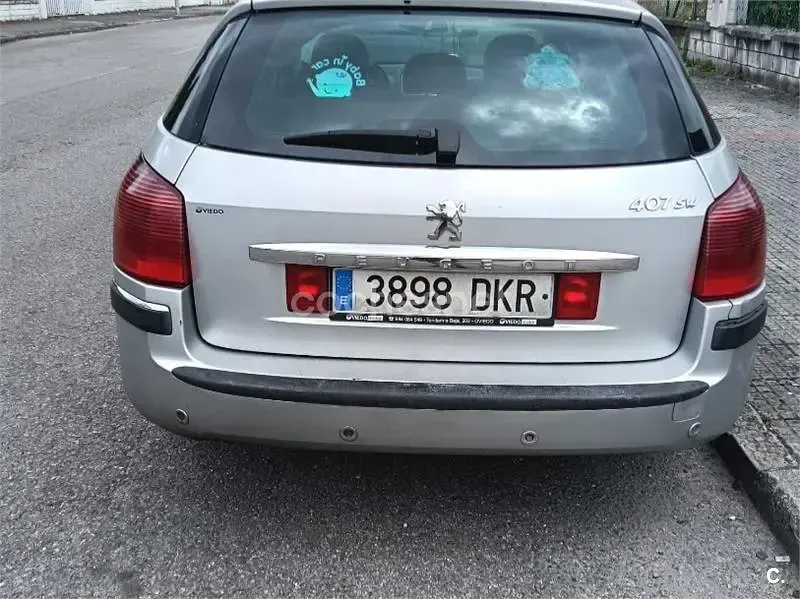 Usado Peugeot 407 Sport 136 CV (100 kW) 2005 Blanco Familiar