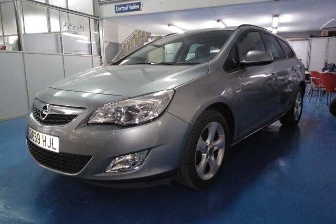 Plata Usado 2012 Opel Astra Sport Familiar | 7900 € (Precio justo) - Imagen 1/4