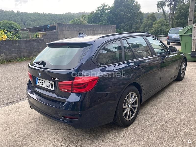 Usado BMW 318 143 CV (105 kW) 2016 Azul Familiar