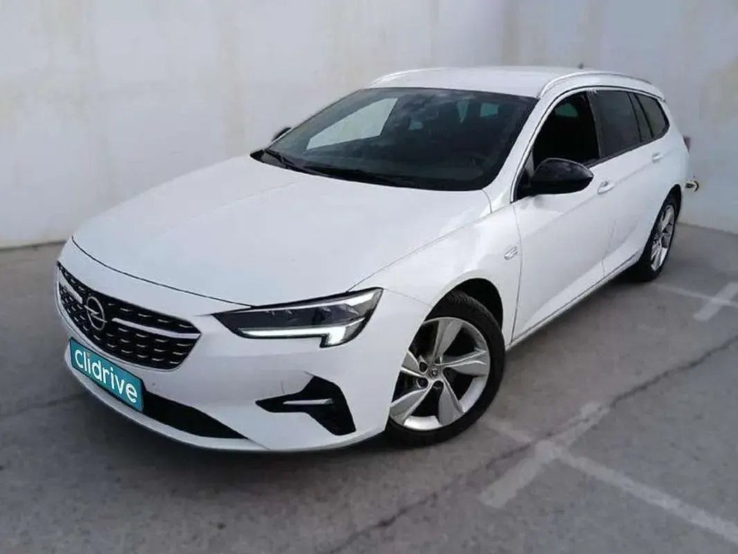 Usado Opel Insignia GS Line 122 CV (89 kW) 2021 Blanco Familiar