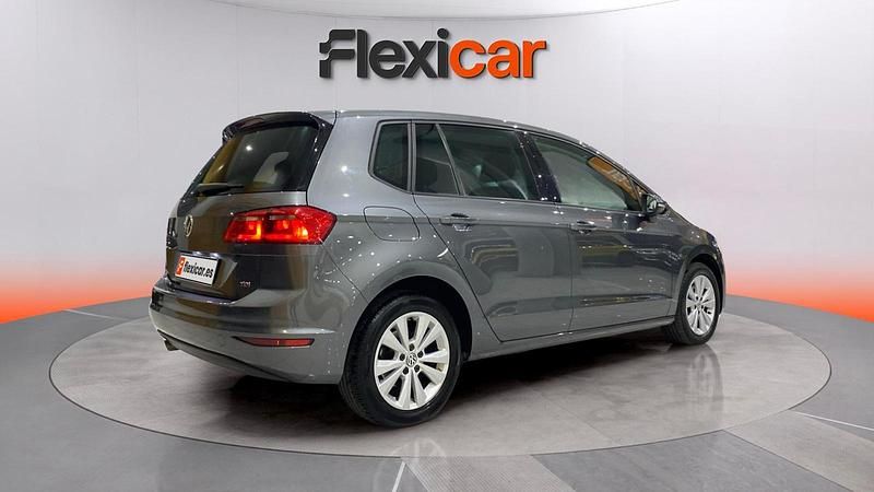Usado VW Golf Sportsvan Advance 115 CV (84 kW) 2018 Gris Monovolumen