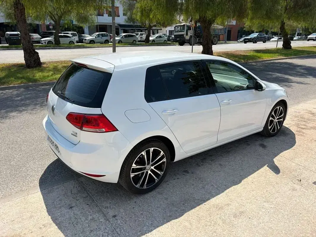Usado VW Golf VII Advance 105 CV (77 kW) 2013 Blanco Utilitario