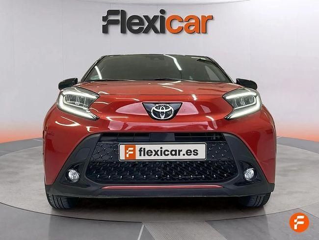 Rojo Usado 2023 Toyota Aygo Utilitario | 16.490 € (Un poco caro) - Imagen 1/3