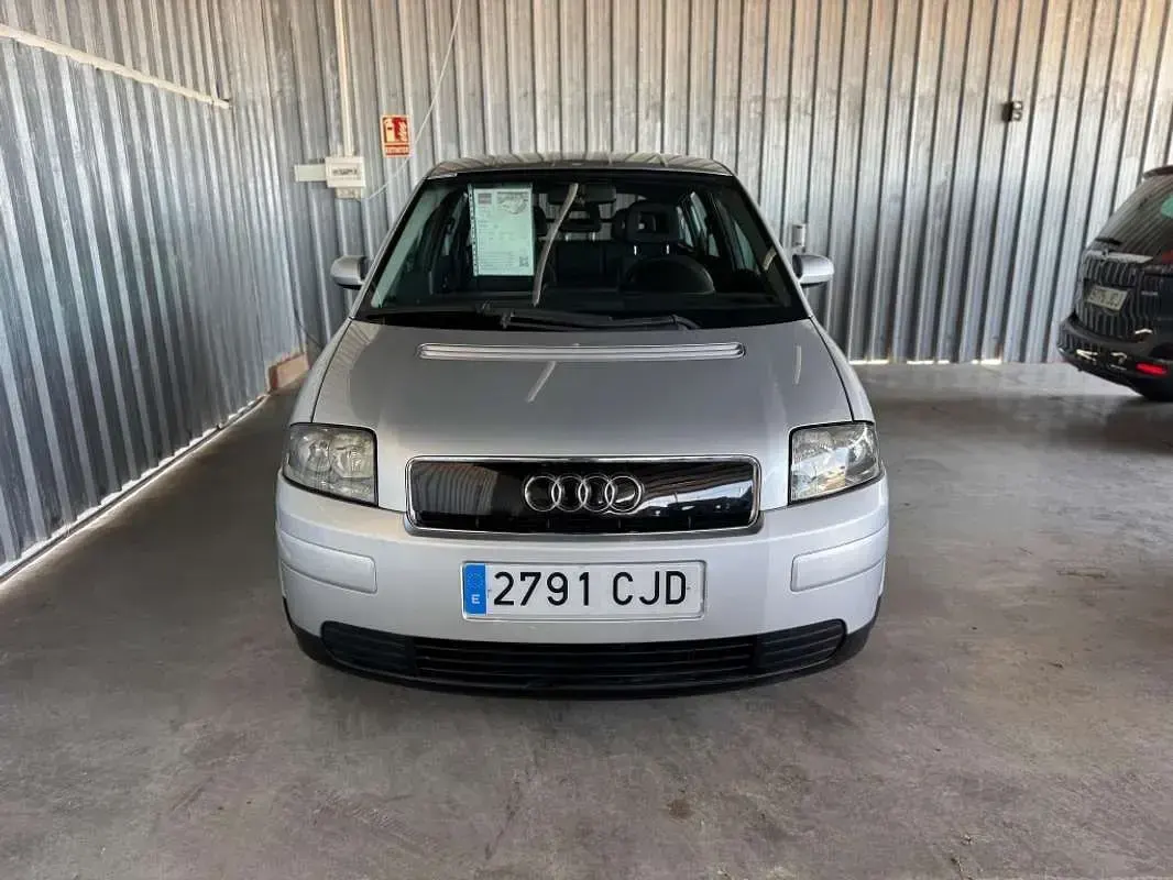 Usado Audi A2 75 CV (55 kW) 2004 Gris Utilitario