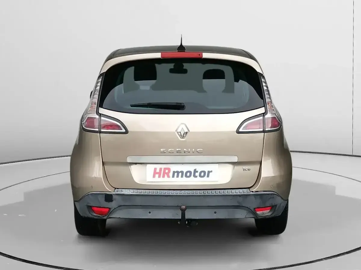 Usado Renault Scénic III LIMITED 115 CV (84 kW) 2015 Marrón Monovolumen