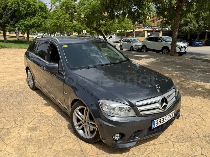 Usado Mercedes C320 Avantgarde 224 CV (164 kW) 2009 Gris / plata Familiar